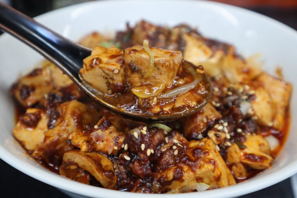 麻婆豆腐刀削麺