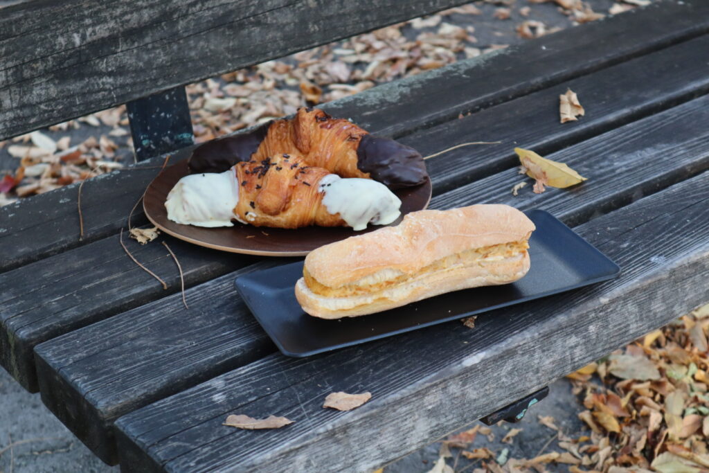 ヌテラ クロワッサンとボカディージョ（スパニッシュオムレツ）